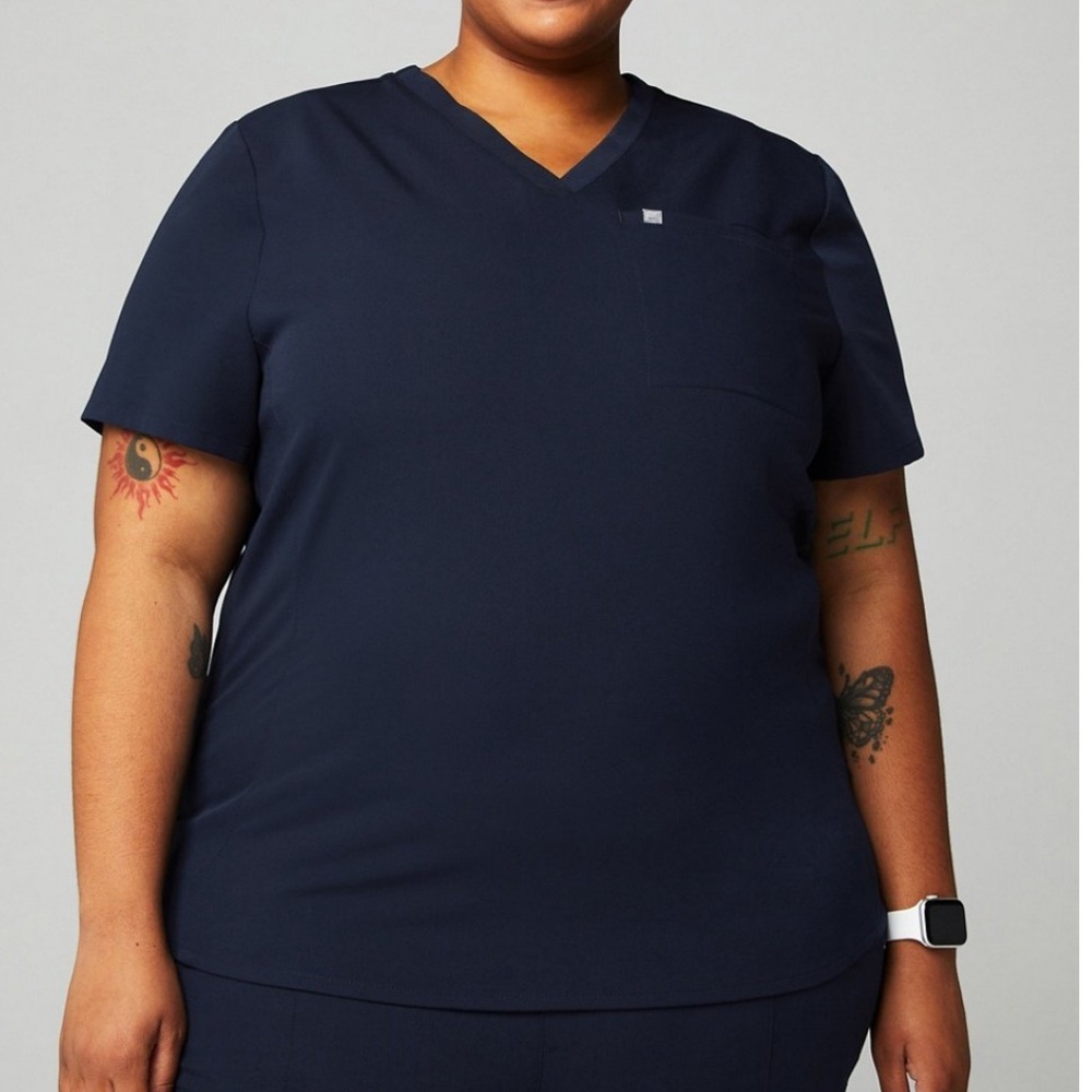 Fabletics Vital 1-Pocket Scrub Top